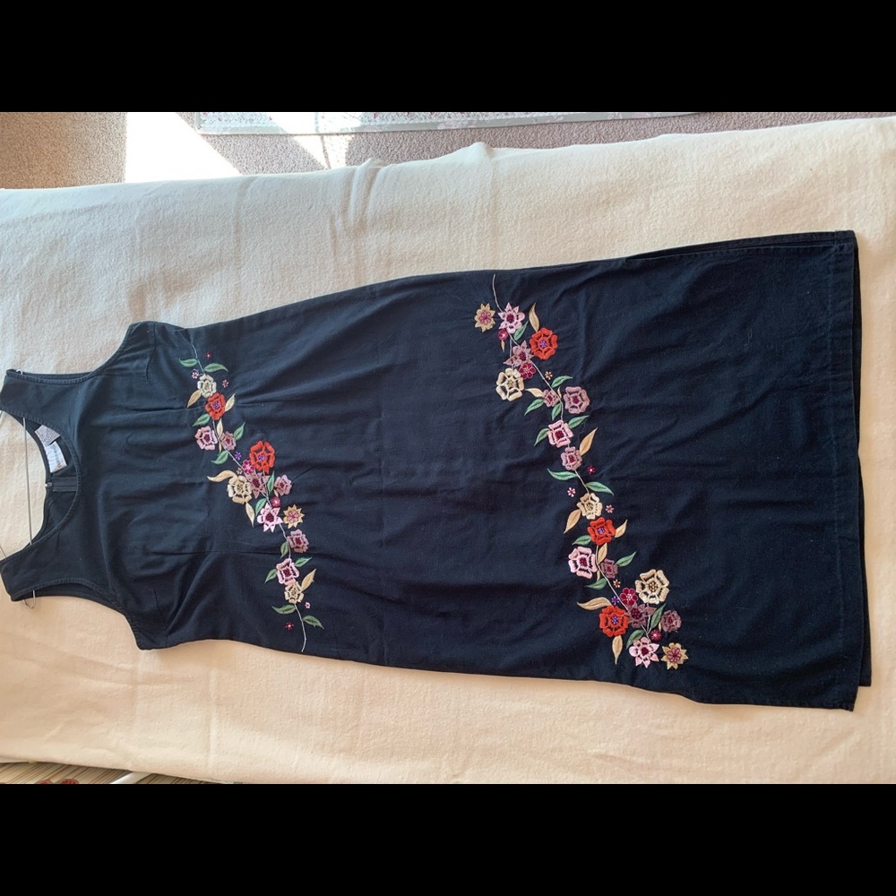 Size 14 woman’s dress from Fashion Bug.